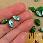Fancy Glass Leaves AB