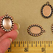 18x13mm Oval Settings: Beaded-Edge & Cabochons