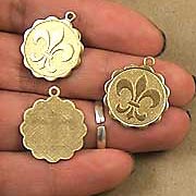 Fleur de Lis Scallop-Edged Charms - Large