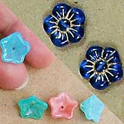 Jewelry: Beads: Flowers/Leaves