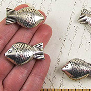 Metallic Silver Fish - Medium