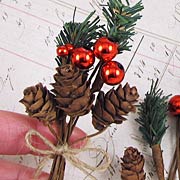 Botanica Holiday Pine Cone Picks