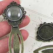 Bronze Bookmark with Round Setting*