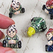 Ceramic Sitting Gnome Bead