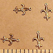 Small Brass Fleur de Lys w/Loop