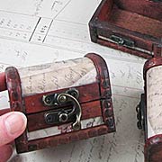 Mini Antiqued Treasure Box*